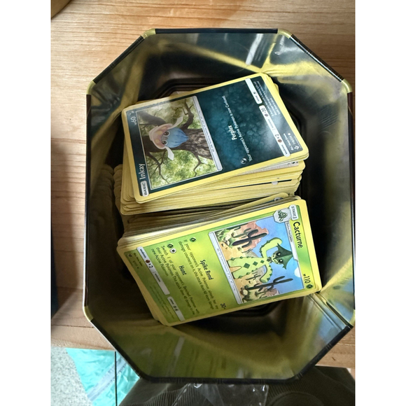 POKEMON HIDDEN FATES GYARADOS TIN W CARDS COLLECTIBLE - Picture 2 of 5